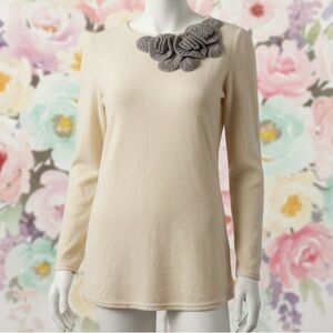 EAST E-NIAN CREAM COLOR PULLOVER SWEATER.